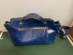 青いレザー バッグ