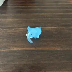 ガラスのぞう　函館レンガ倉庫
