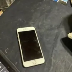 Apple iPhone 7 ゴールド