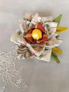 お値引き！着物地で作る和のお花ブローチ
