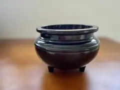 黒色陶器線香立て 3本脚付き