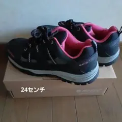 ハイテック登山用靴のサムネイル