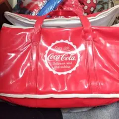 Ｓ★商品Ｎｏ.３７６３★Ｃｏｃａ―Ｃｏｌａクーラーバッグにこれでもか☆詰め込み品