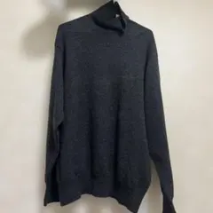 ダークグレー タートルネックニット