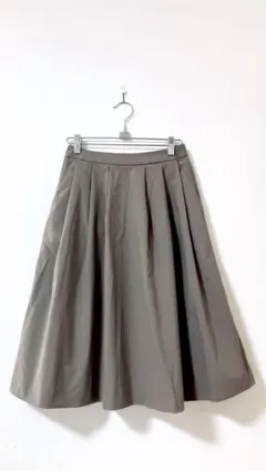 【ユニクロ】ドライストレッチタックスカート　ミドル丈　S