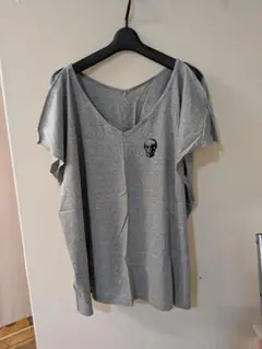覇*ム様 GLAD NEWS スカルプリント Vネック 半袖Tシャツ グレーのサムネイル