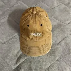 Nike ベージュキャップ 1972年デザイン