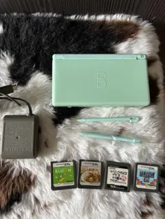 ニンテンドーDS 本体 ミントグリーン 充電器・ゲームソフト付き