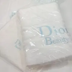 新品 Dior Beauty バスタオル ホワイト ブルーロゴ - メルカリ