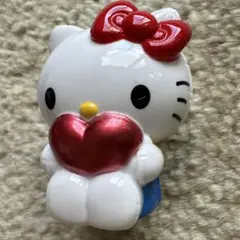 ♡Hello Kitty ♡ ハートを持つフィギュア
