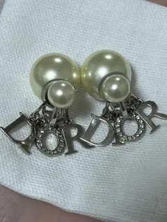 【超美品】ディオール　両耳イヤリング　パールイヤリング