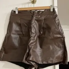 新品！RETRO GALLERY フェイクレザーブラウン ショートパンツ
