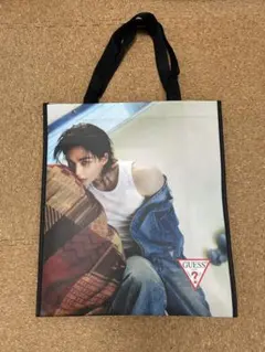 GUESS ポップアップ スキズ ヒョンジン 韓国限定 ショッパー