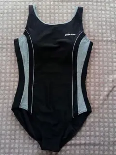 ellesse レディース スポーツ用水着 ブラックのサムネイル