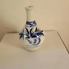 青い花柄陶器花瓶