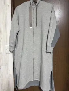 レディース　ロングパーカー