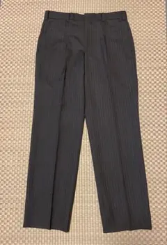 チャコールグレー ワンタックプリーツストライプ スラックス W78ウール100%