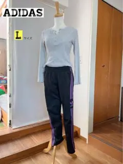 【美品♡】adidas トラックパンツ　刺繍　パープル　オリジナルス