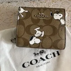 COACHスヌーピー 二つ折り財布　新品未使用
