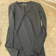 adidas ブラック 長袖Vネックシャツ XS/XP