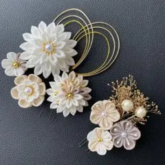 つまみ細工髪飾り　小ぶり　成人式　結婚式　卒業式　七五三　袴　和装　振袖　白系