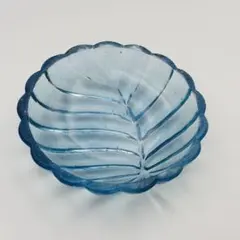 【ヴィンテージ】気泡入りガラス小皿｜葉模様｜昭和古物