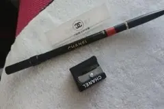 CHANEL LE CRAYON LEVRES 　ローズナチュラル 158のサムネイル