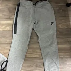 Nike テックフリースパンツ