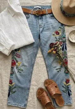 ZARA ザラ 花柄 フラワー 刺繍 デニム ジーンズ　ジーパン　ライトブルーのサムネイル