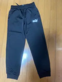 PUMA ブラック ジャージパンツ サイズ150
