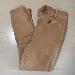 ベージュ スリムフィット カジュアルパンツ