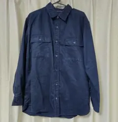 ネイビー ボタン付きシャツ