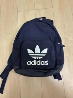 adidas ネイビー リュック