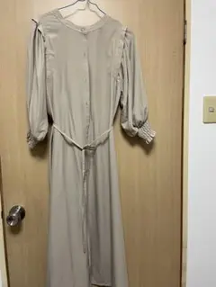 ⭐️新品、未使用⭐️たぐなし⭐️レディース　ワンピース　ブラウス　サイズM