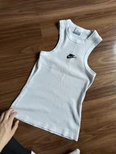 【試着のみ】NIKE リブ クロップド カップ付きトップス 試着のみ】NIKE リブ クロップド カップ付きトップス - メルカリ