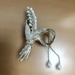 エレガントな花モチーフヘアクリップ