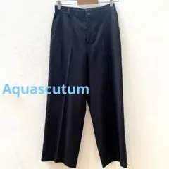 アクアスキュータム パンツ ネイビー