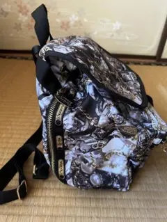 レスポートサック 軽量大きめリュック 未使用品 シックな花柄 レスポートサック 軽量大きめリュック 未使用品 シックな花柄 - メルカリ