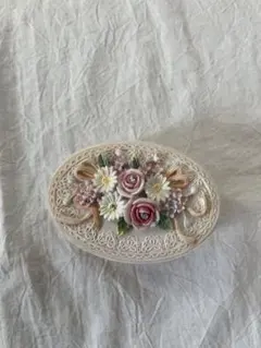 花の装飾オーバル型小物入れ