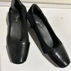 黒 スエード キャップトゥ パンプス 24.0cmのサムネイル