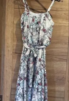 ボタニカル柄ワンピース