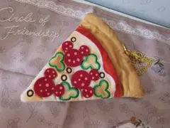 ディズニー ストア　ミッキー ピザ型ポーチ キーチェーン付き　推しぬいケース