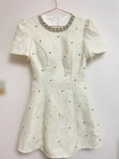 【JEWELS】ビジュー付きホワイトAラインドレス