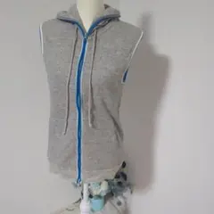 BEAMS グレー ノースリーブ パーカー ジップアップのサムネイル