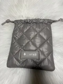 新品 未使用 ATAO キルティング 巾着 ポーチ 限定 ノベルティ グレーのサムネイル