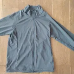 UNIQLO UVカット フルジップグレー Sのサムネイル