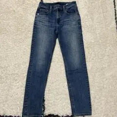 UNIQLO ストレッチスリムストレートジーンズ