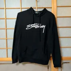 【美品】Stüssy ブラック フード付きパーカー Mのサムネイル