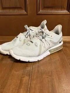 NIKE AIR MAX スニーカー ライトグレー　27のサムネイル