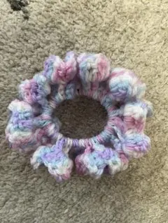 パステルカラー ニットシュシュ フリルデザイン